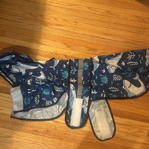 NWOT Carhartt Dog Harness - Large; with Shark raincoat (NWOT) - Picture 2 of 2